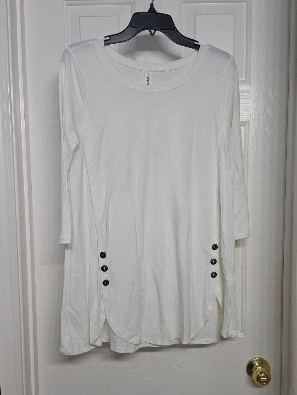 Zenana Outfitters White Button-Accent Tunic